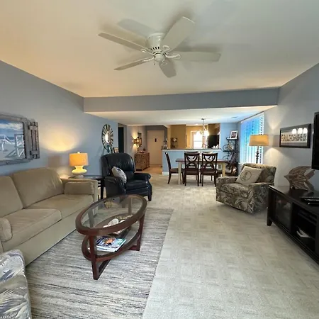 Courtside, Unit #22 Apartment